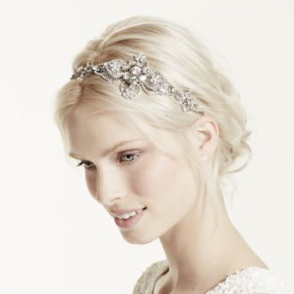David’s Bridal Large Casted Flower Headband